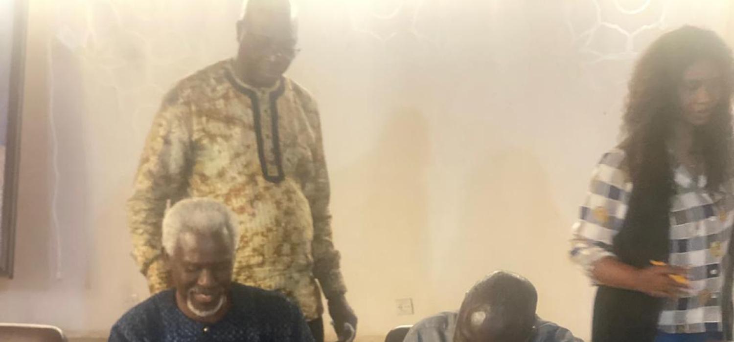 Séance de dédicace du livre de Dr Abdou NDAO