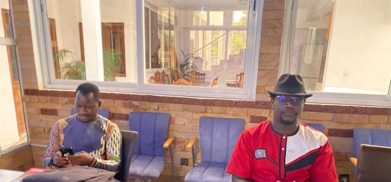 Séance de dédicace du livre de Dr Abdou NDAO